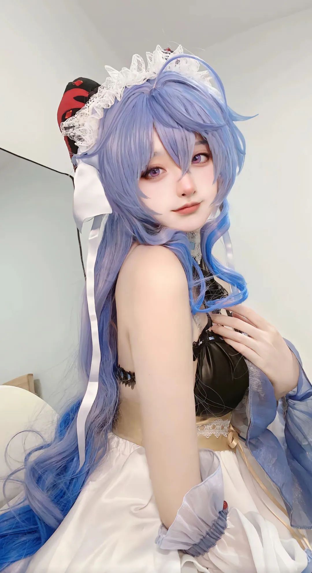 原神cos：白丝+护士服，刻晴超萌！女仆甘雨，神子黑纱裙美爆了！泳装申鹤，女仆雷神让人无法抵抗！