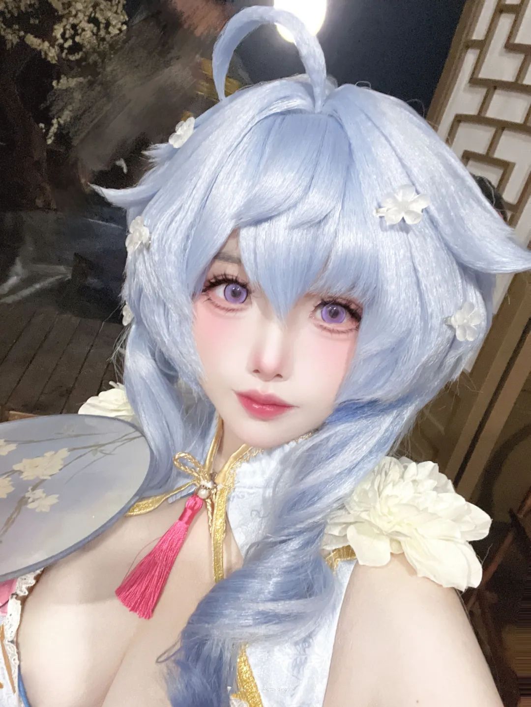 原神cos：白丝+制服，刻晴超可爱！旗袍甘雨秀出好身材！黑色纱裙神子太漂亮了！女仆申鹤真的好温柔！