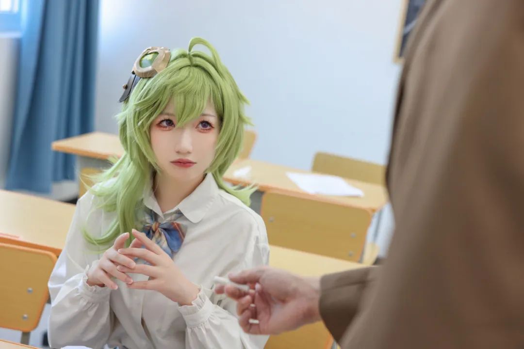 原神cos：人鱼公主芙芙太可爱了！JK甘雨心海柯莱让人心动！厨娘雷神，红色旗袍申鹤太顶了！