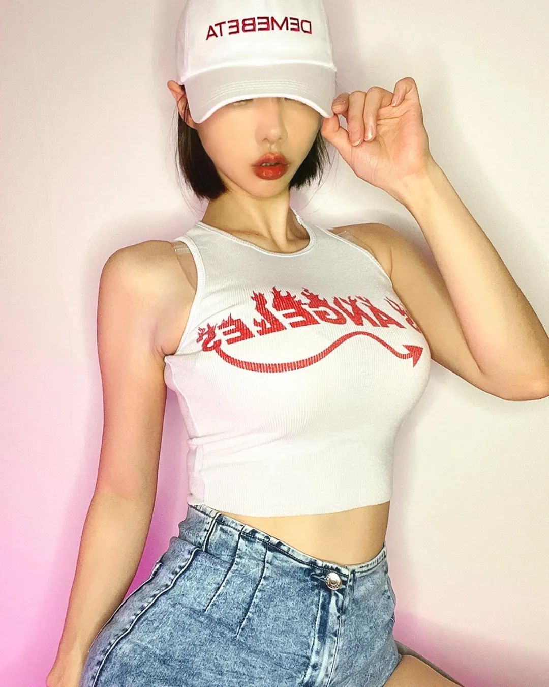 INS美女|韩国性感车模宋珠儿，兼职Coser
