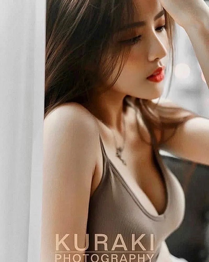 INS美女|台湾内衣模特黄书庭，有颜有料性感照片集