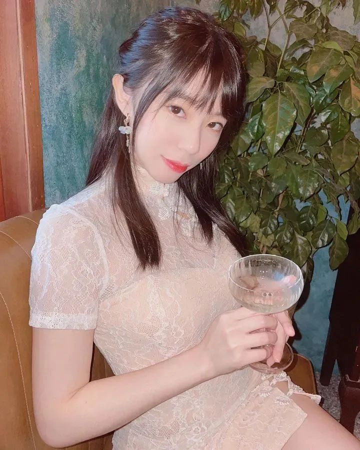 [仙女集]双眼秋波闪，酥胸玉兔颠，美艳若貂蝉