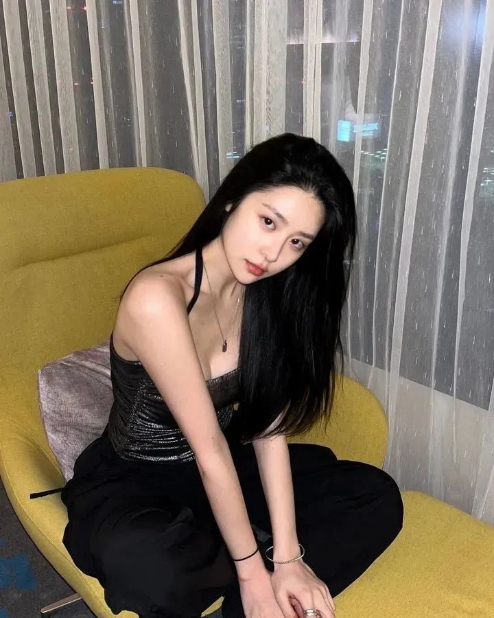 [仙女集]曲线玲珑身姿，羡慕财阀又一天