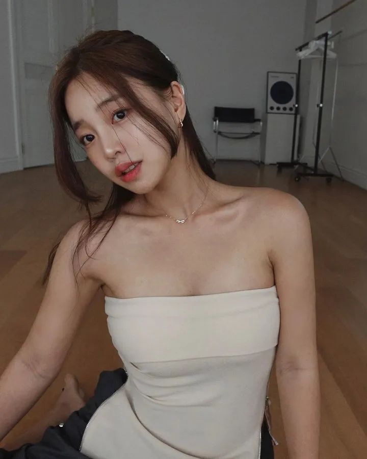 [仙女集]那少女十七八岁年纪，一双大眼黑溜溜