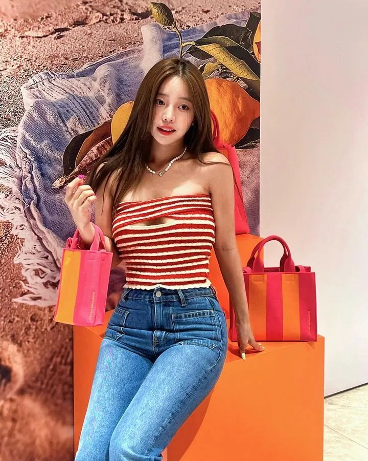 [仙女集]那少女十七八岁年纪，一双大眼黑溜溜