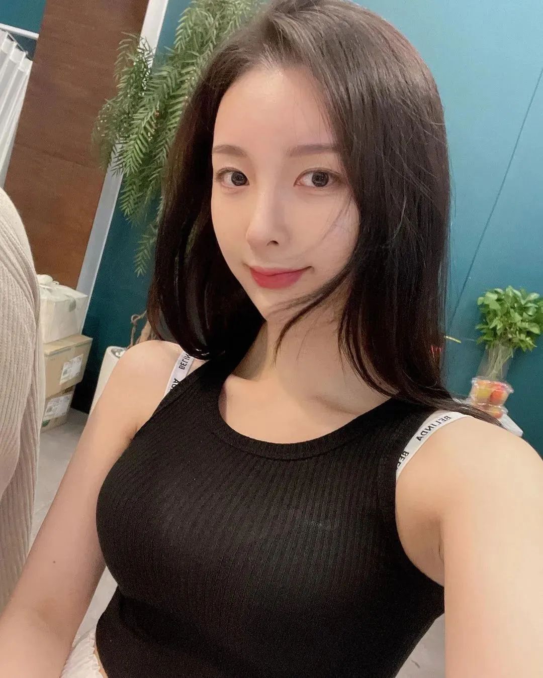 【美女壁纸】韩国模特soyou，气质清新的网红美女！