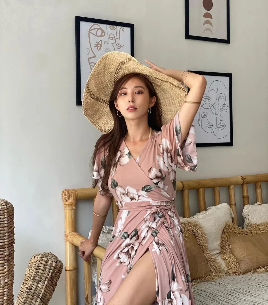 美女壁纸丨韩国模特金宝拉，气质出众的韩系美女