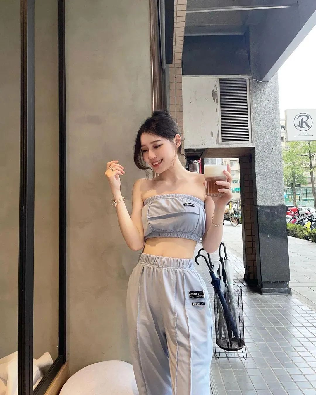 沁柔，清新甜美的“治愈系”女神