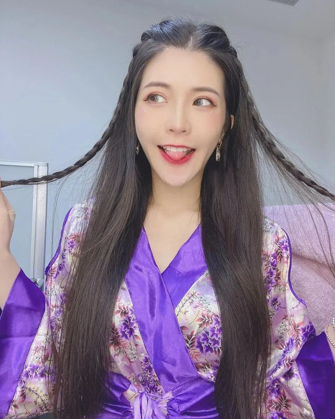 美女壁纸丨Chiao焦糖，长相甜美可人的台湾正妹