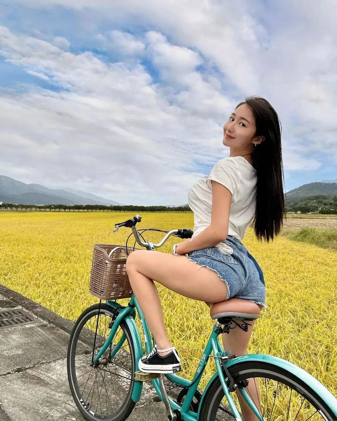 美女壁纸丨安柏，美艳动人的网红美女