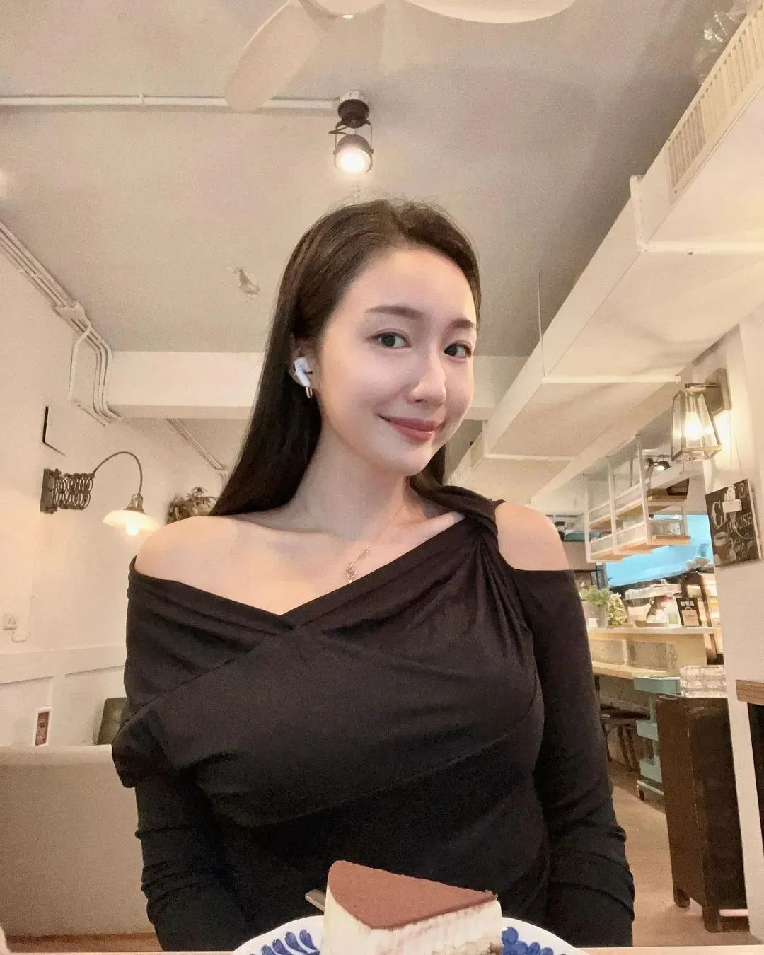 美女壁纸丨安柏，美艳动人的网红美女