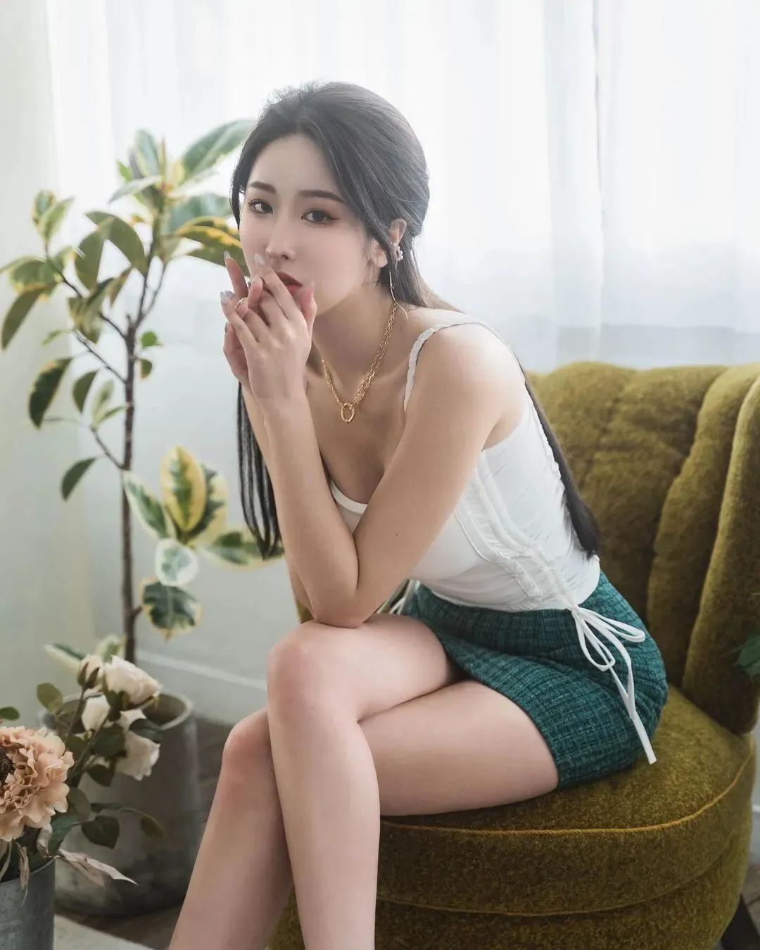 郑若青，又甜又美的气质女神
