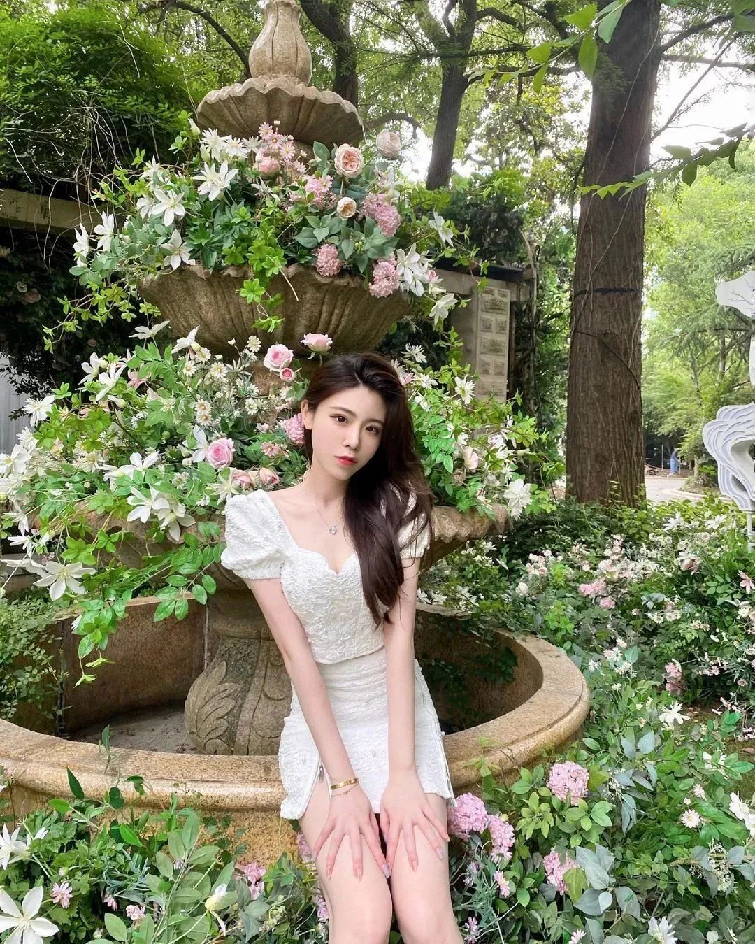 WHY，又甜又美的网红美女模特