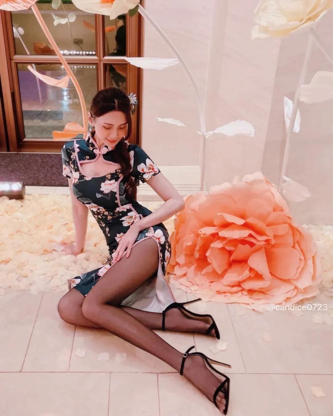 蔡译心，甜美可人的台湾网红美女