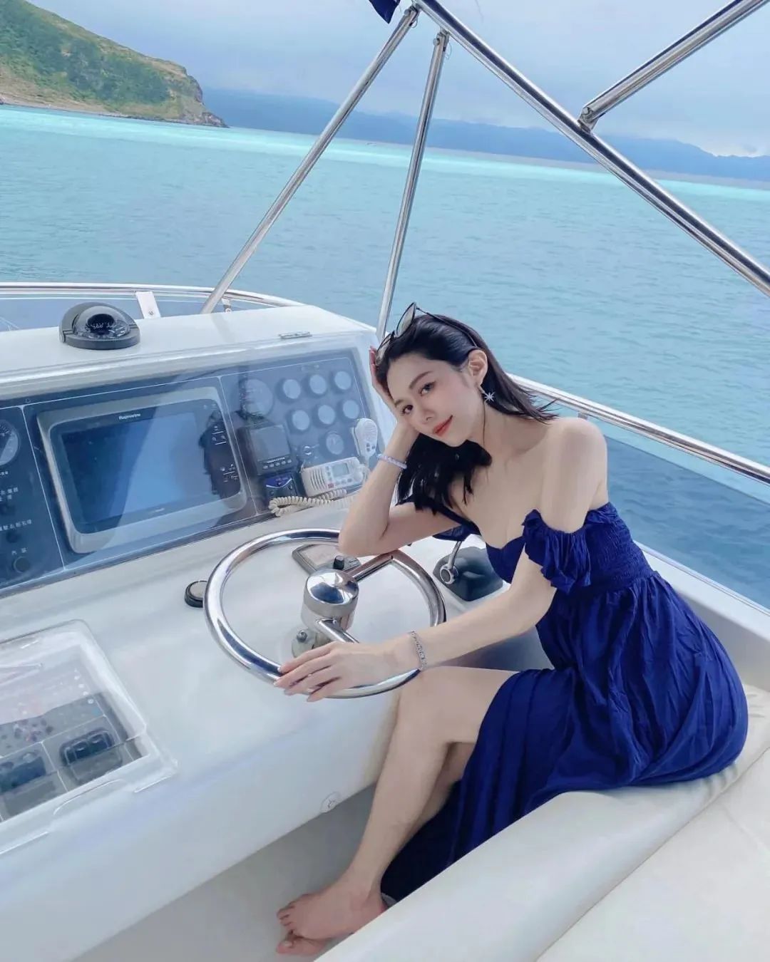 台湾空姐Elly，甜美迷人的御姐范女神