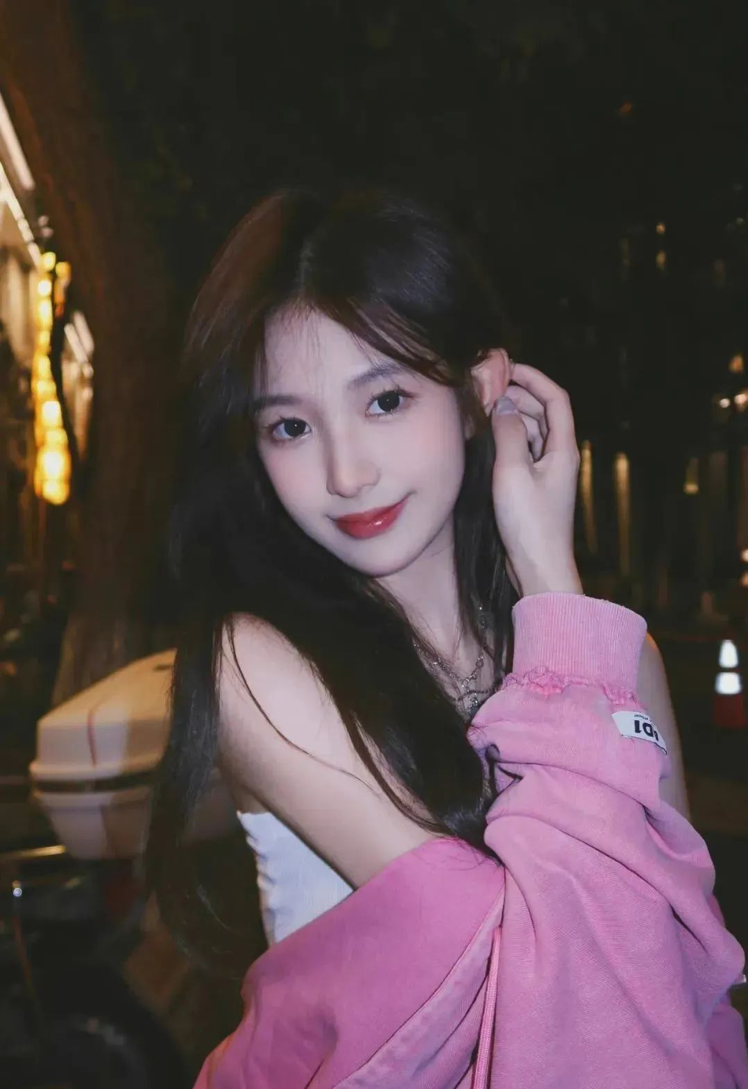 北影校花邓子怡，甜美迷人的00后小美女