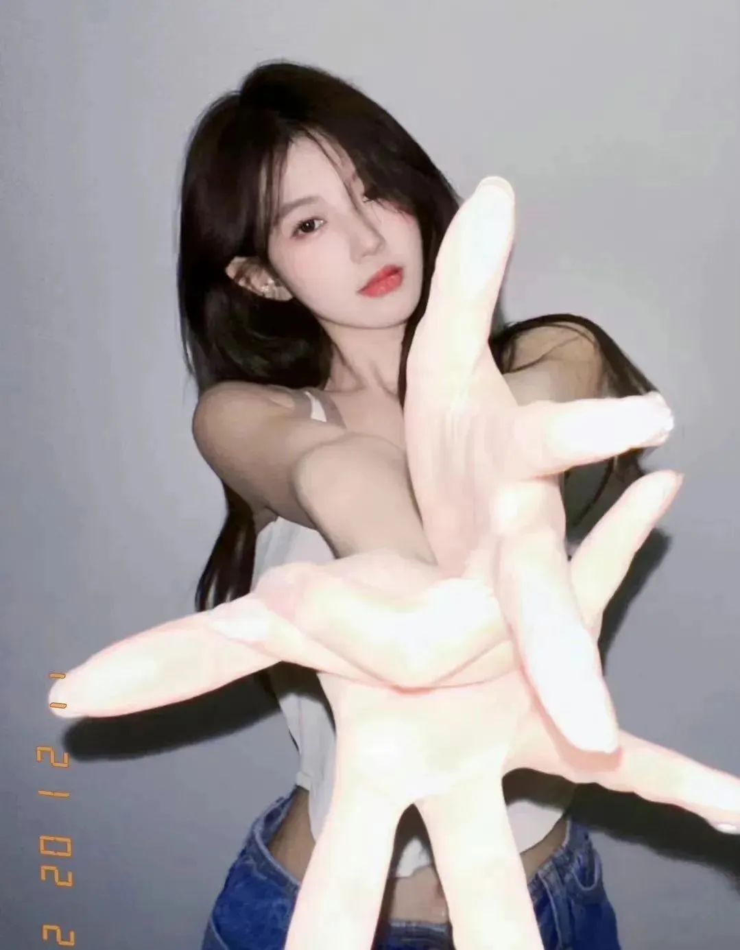 北影校花邓子怡，甜美迷人的00后小美女