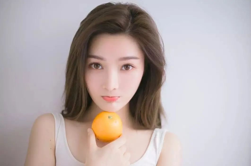 王小小，人美声甜的乐坛新星
