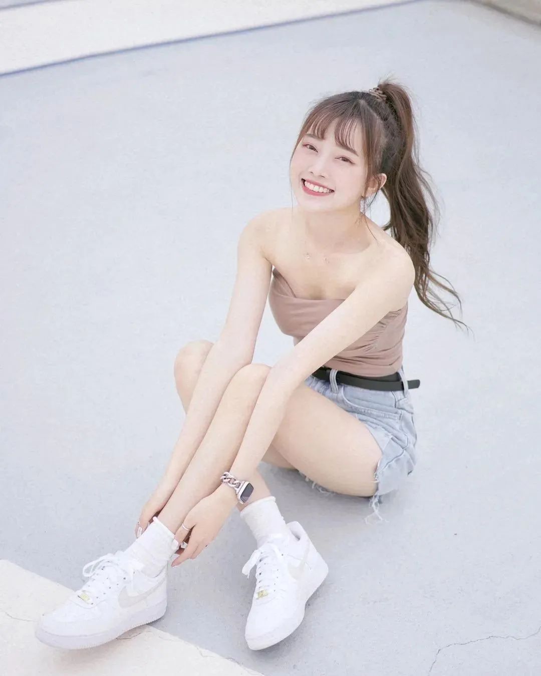 台湾网红谦谦，清纯可爱的甜美萌妹