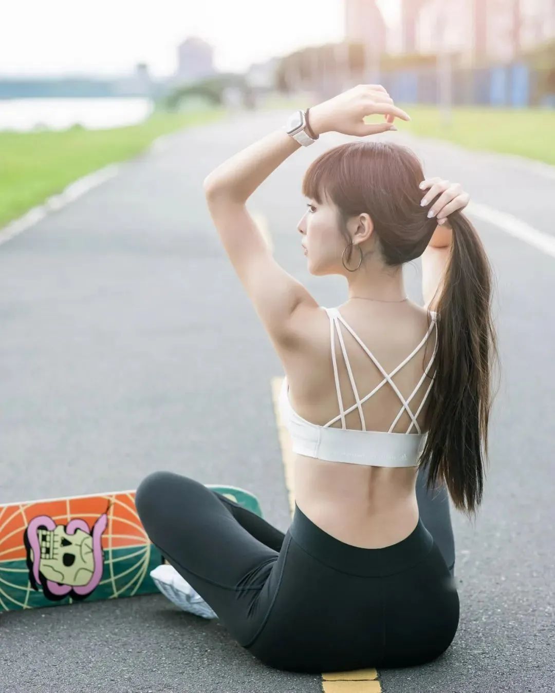 台湾网红叶骞逸，甜美迷人的啦啦队女神