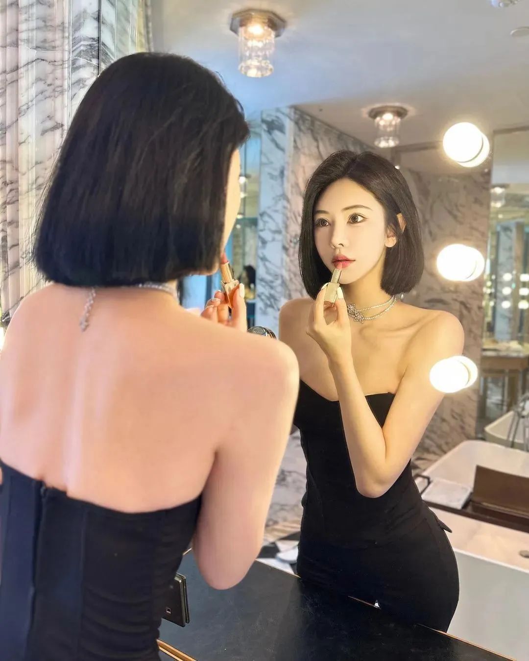 孔天天，甜美又性感的气质女神