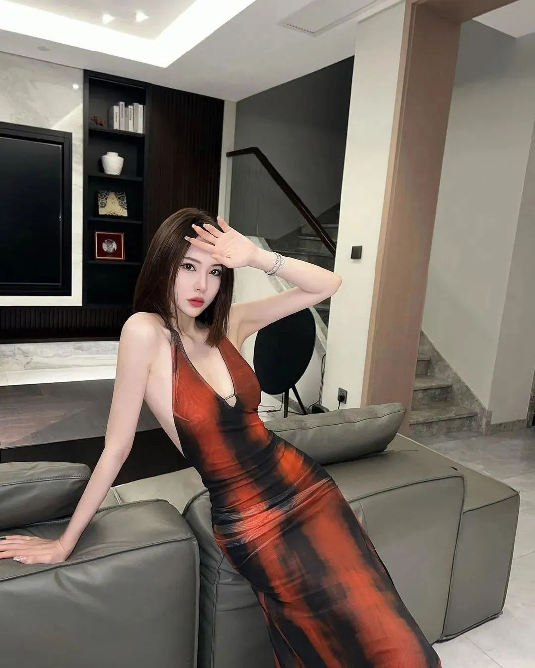 孔天天，甜美又性感的气质女神