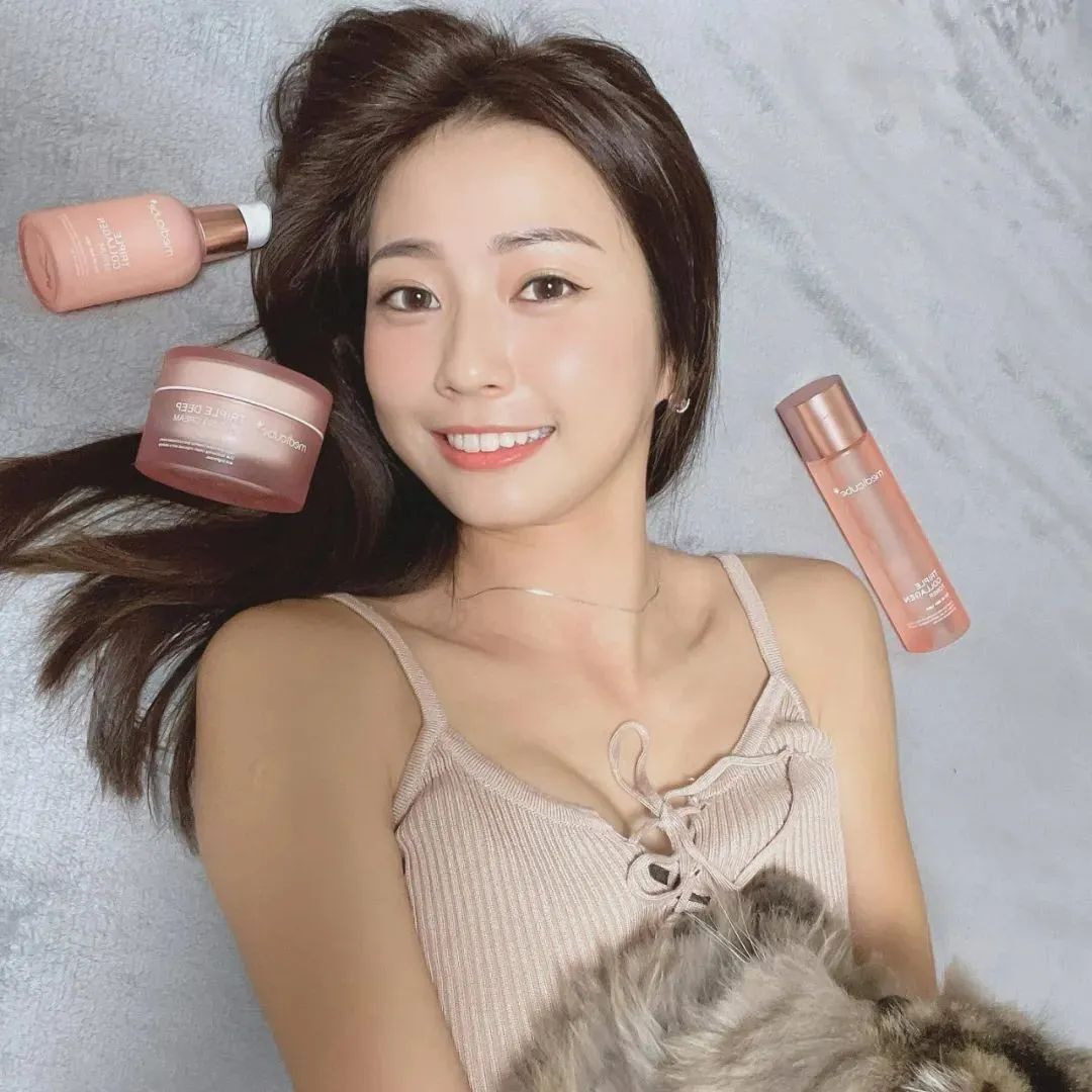 台湾网红彭翊慈，充满青春活力的啦啦队女神