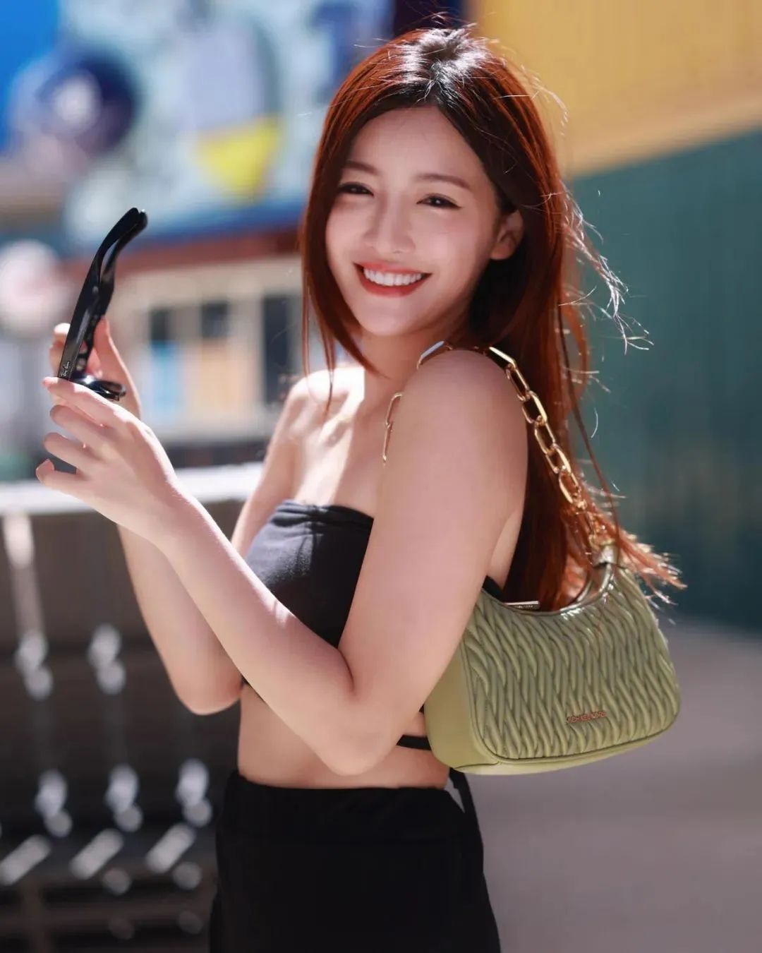 台湾网红李恩菲，甜美迷人的啦啦队女神