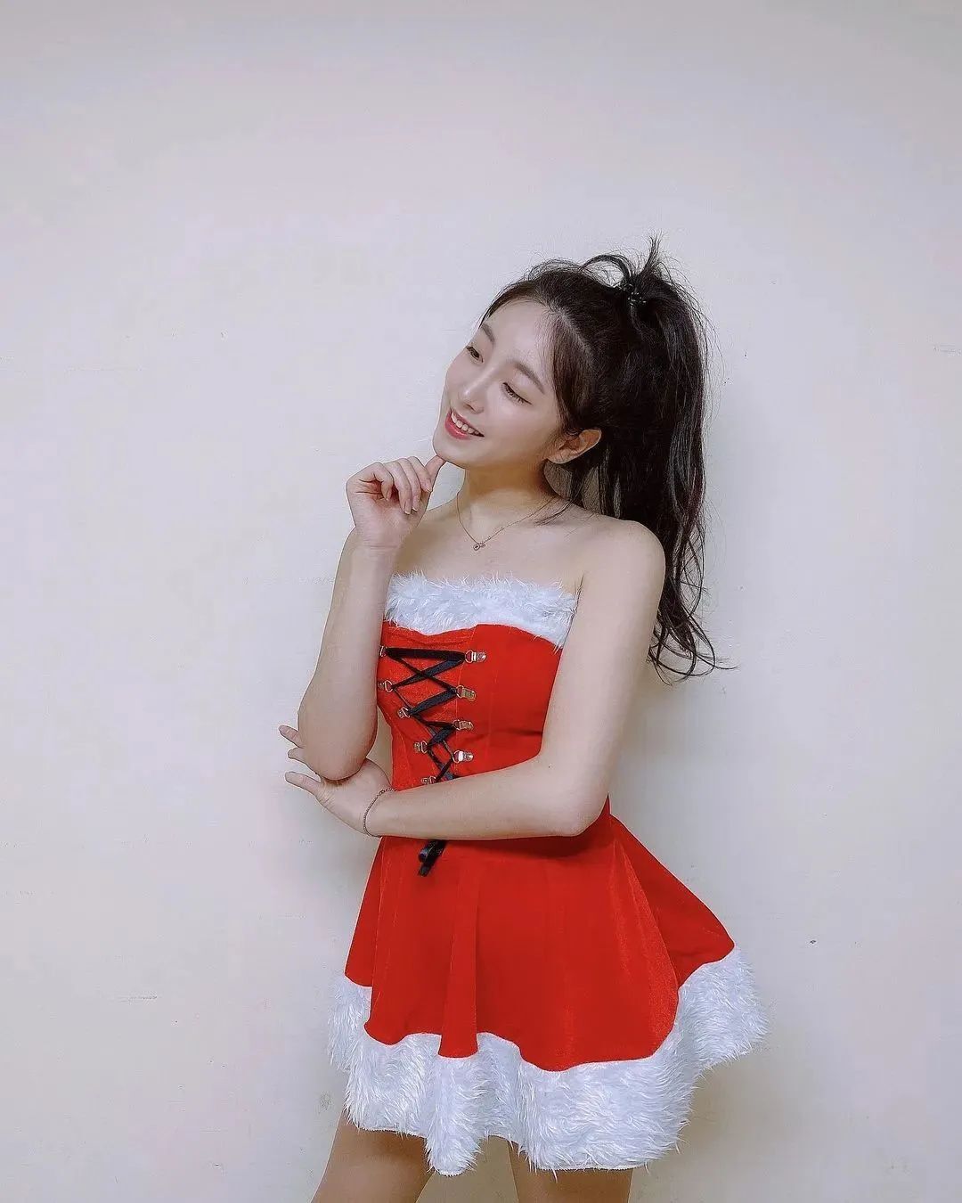 韩国网红安智贤，甜美可爱的啦啦队女神