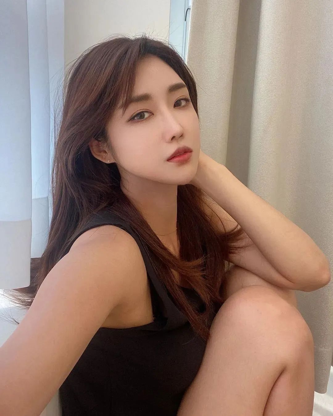 韩国最美车模柳多妍，至今单身未婚的她，32岁仍如少女