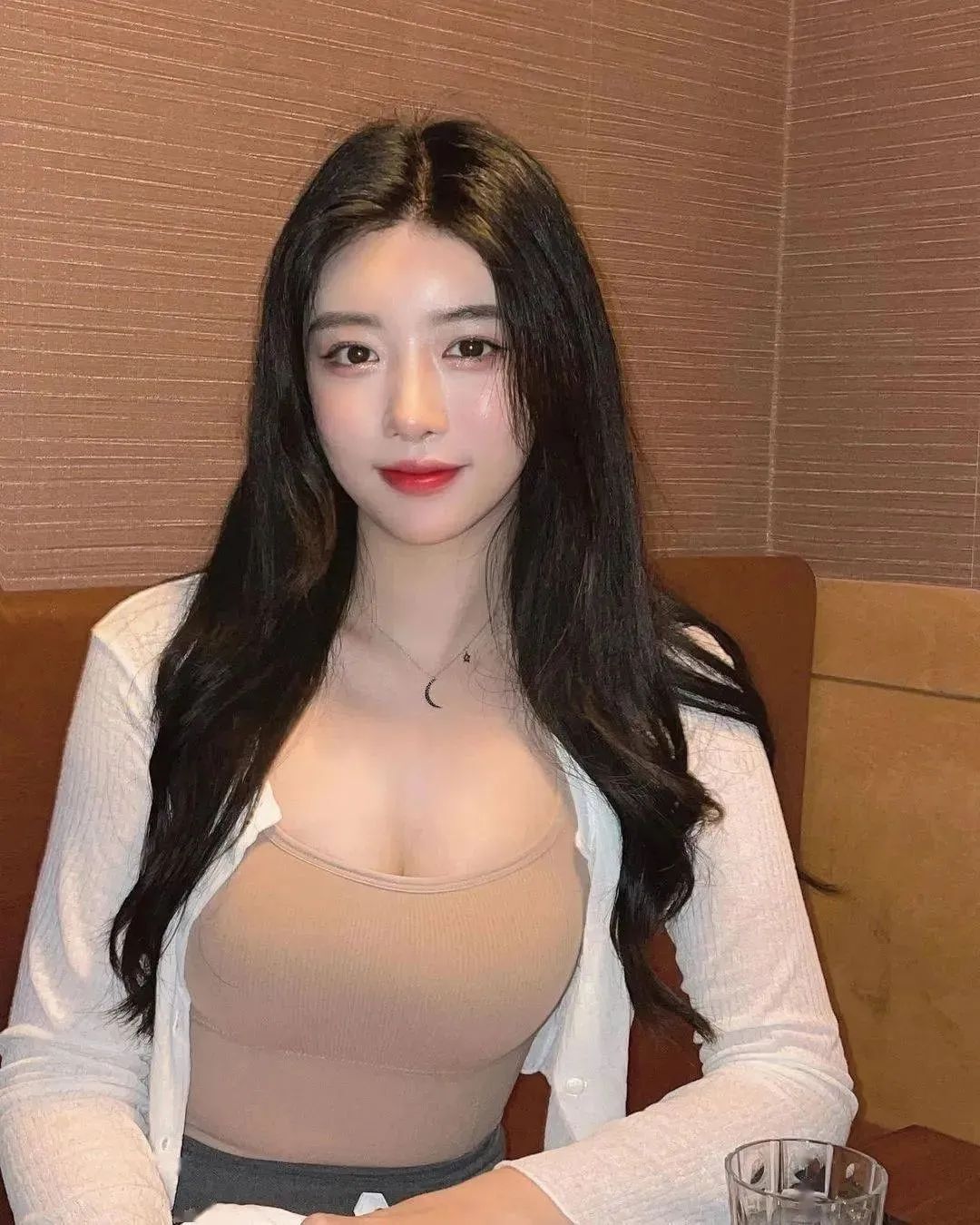 韩国网红洪敏河，让人心动的“甜美系”女神