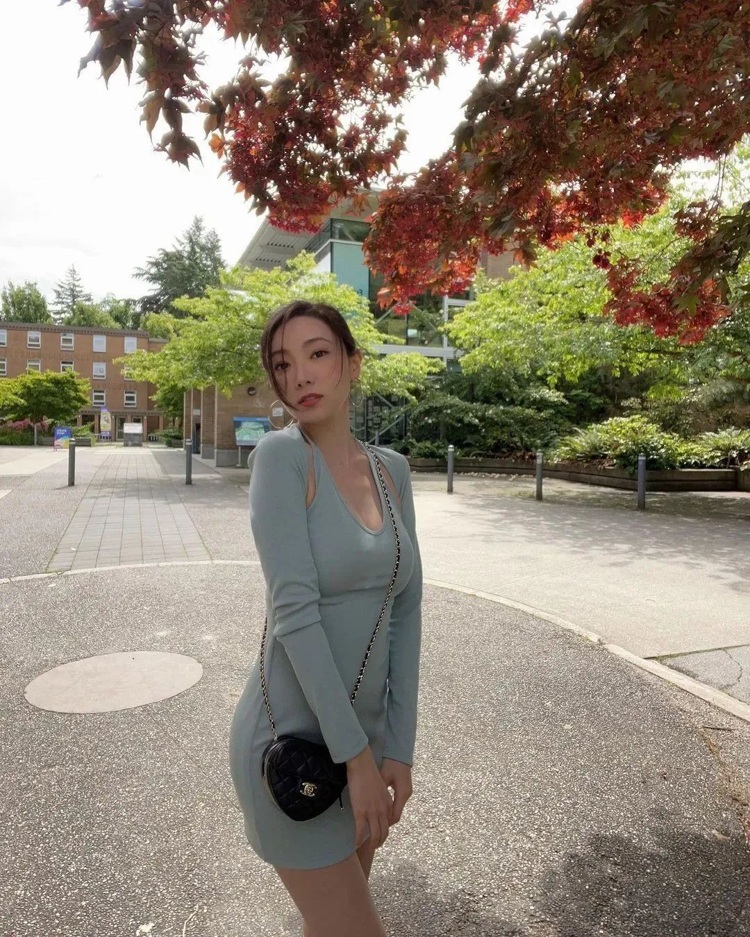 台湾网红邵岱儿，甜美又性感的气质女神