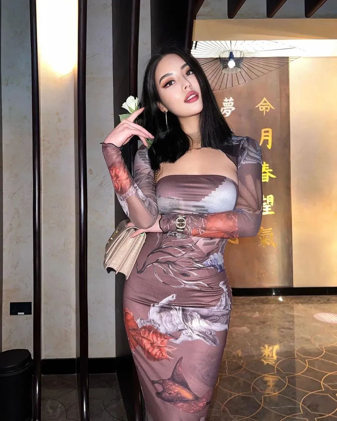 韩国网红ulael，颜值出众的高冷女神