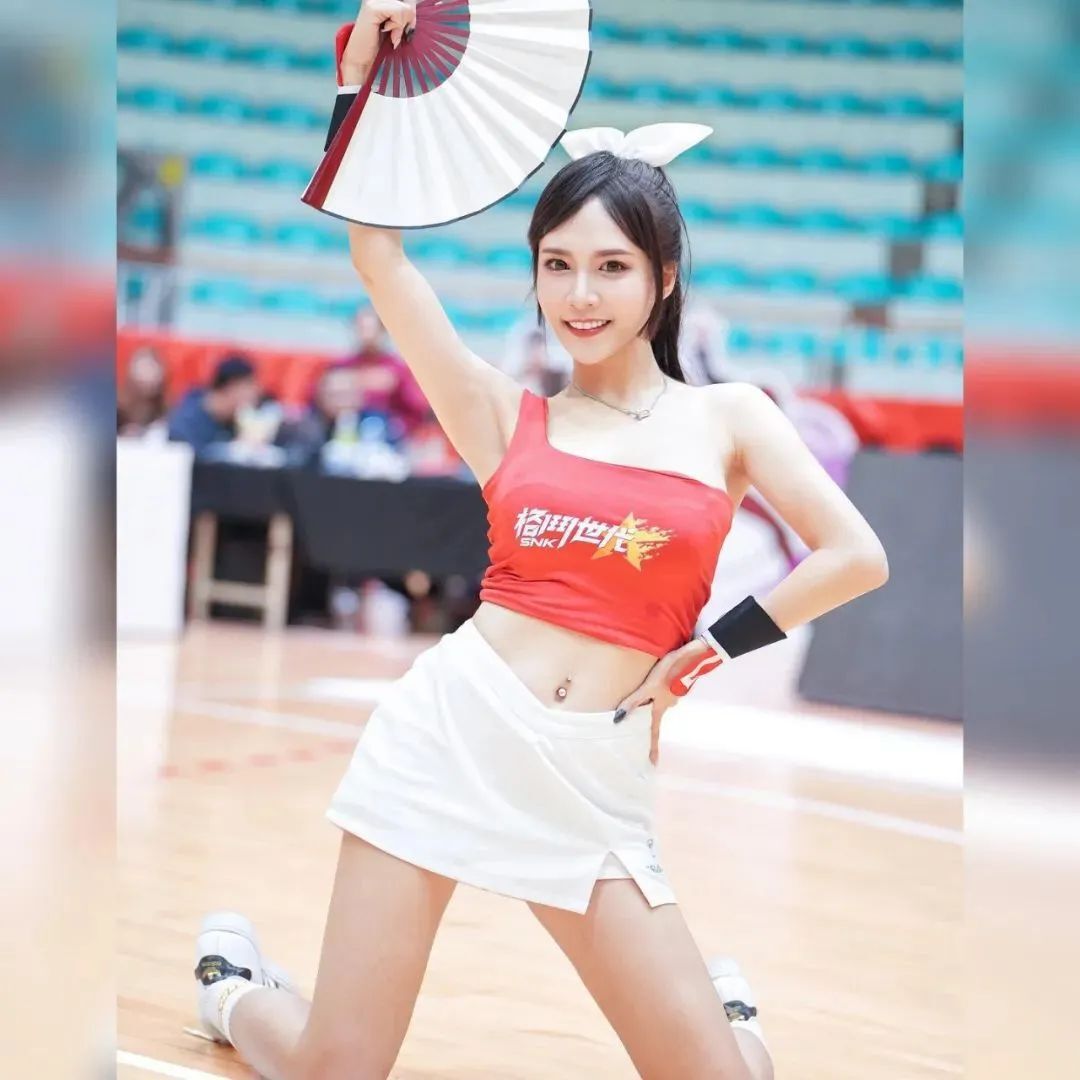 台湾网红王俪洁，甜美又性感的啦啦队女神