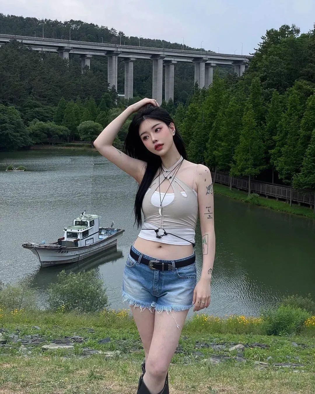 韩国网红hyeji，五官精致且韵味十足的时尚美女