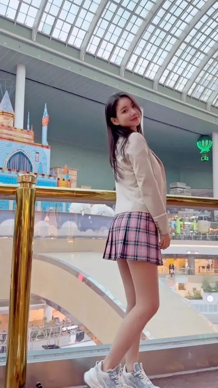 神似韩国女明星林允儿的网红美女Miu,被网友称其为顶级天花板的韩国DJ女神