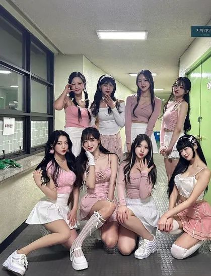 韩国网红金汉娜，长相甜美迷人的啦啦队女神