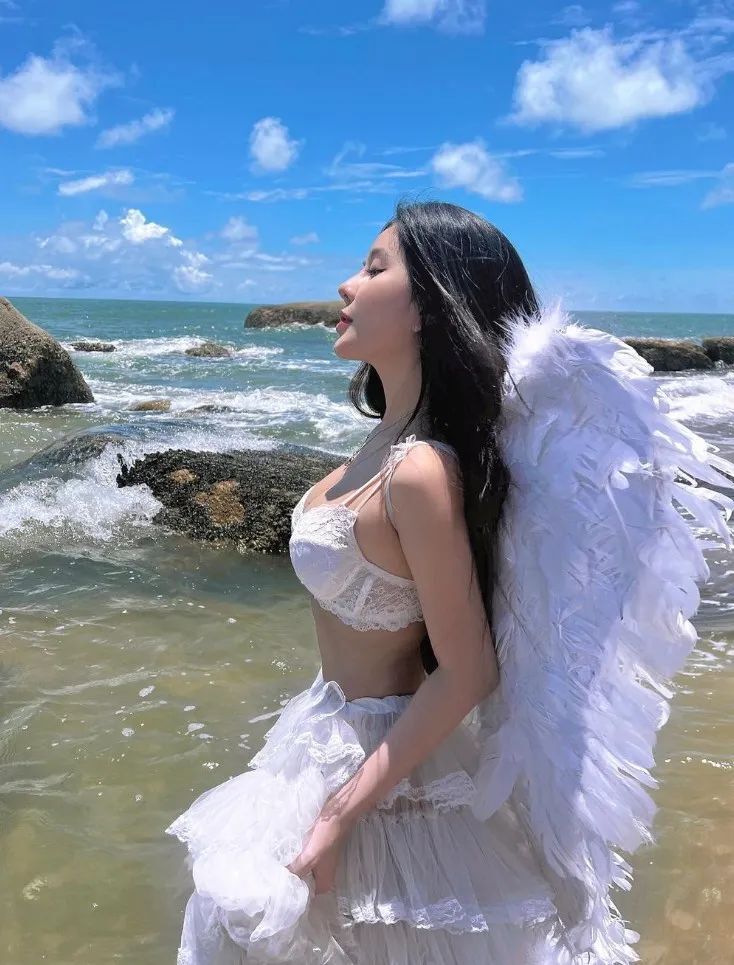 越南网红 | Vo Ngoc Tran，零零后越南最美校花