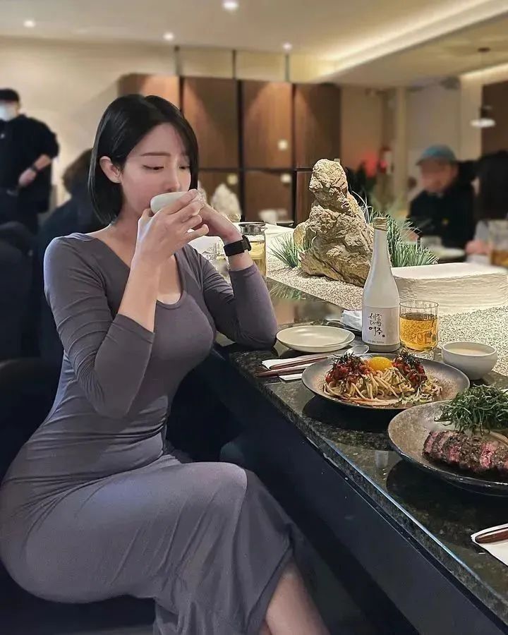 韩国网红 | 甜美又性感的短发女神