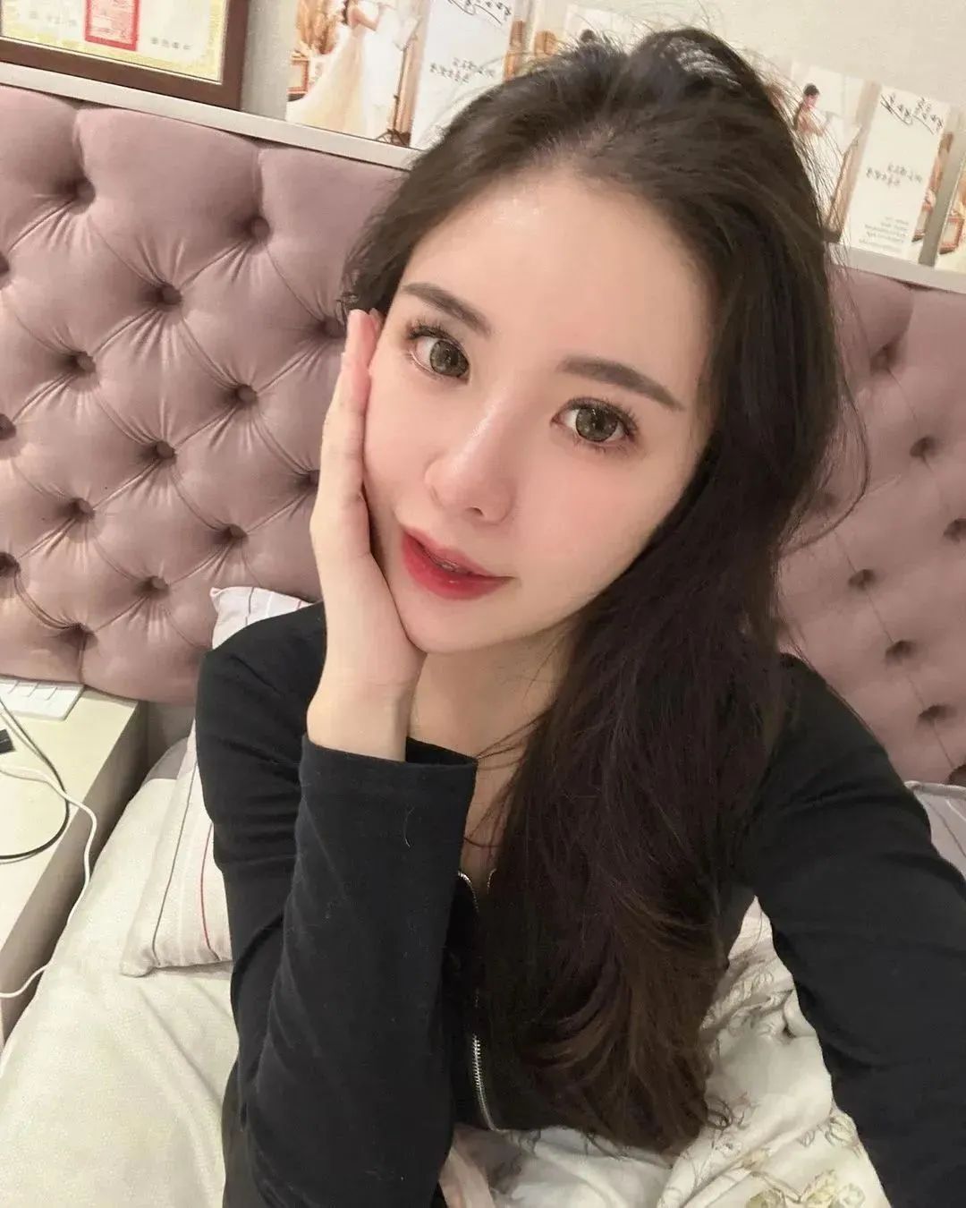 台湾顶级网红女神，甜美又性感的音乐老师