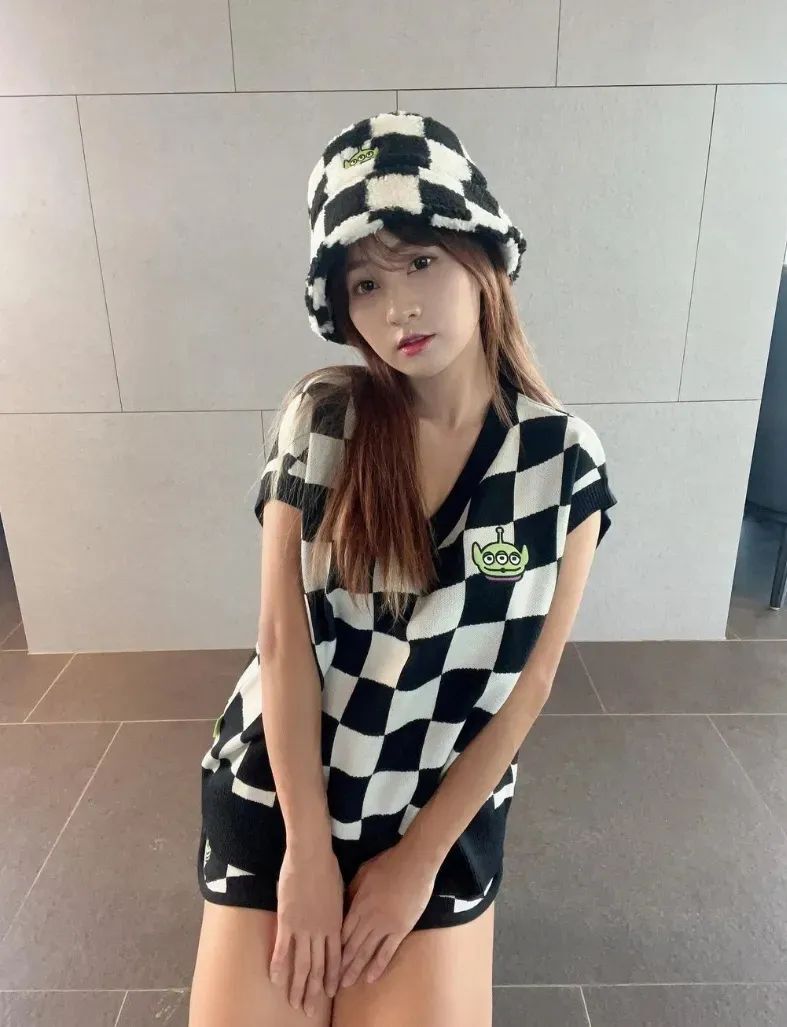 台湾网红 | 邱紫庭，清纯又可爱的啦啦队女神