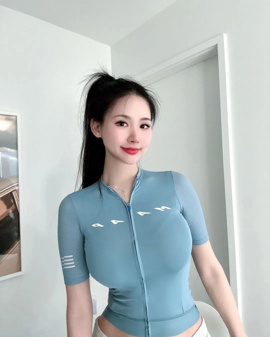 韩国网红 | vivi，甜美又性感的气质女神