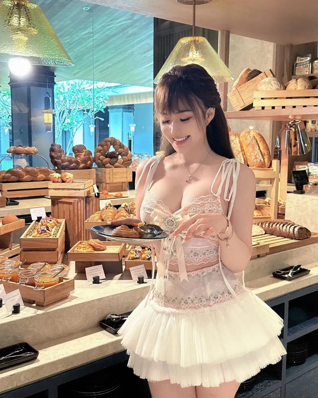 越南极品模特！颜值逆天，身材实力杠杠的！