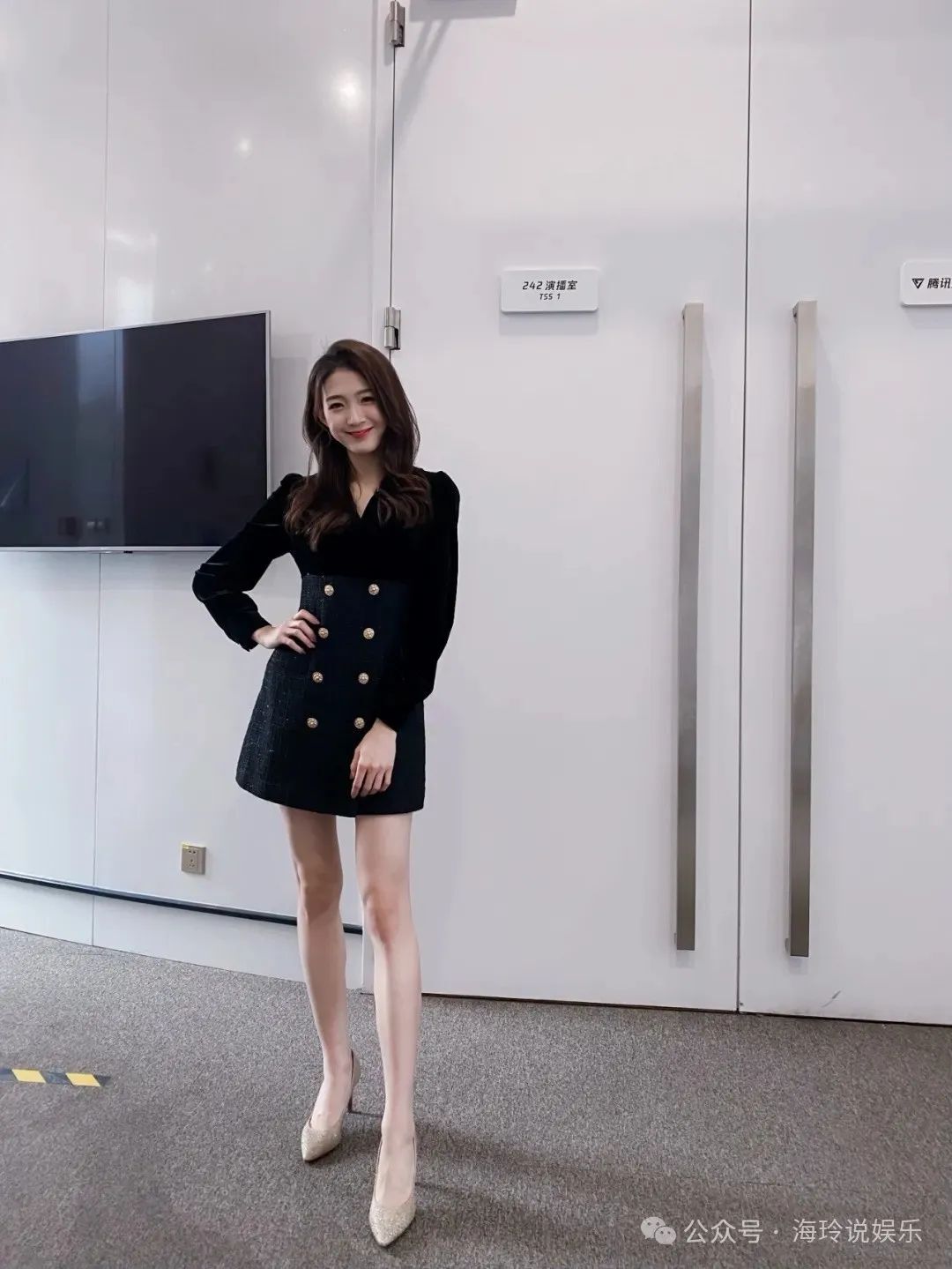 腾讯最美女主播！颜值出众，身材实力杠杠的！
