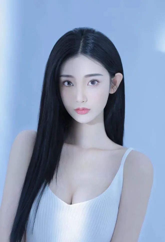 令无数直男发疯的性感老婆，斩男女神！