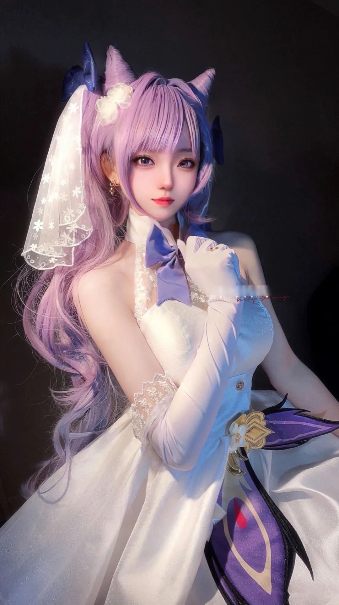 原神cos：双马尾+女仆装，莫娜可爱到爆炸！婚纱绫华太美了，神子福利美照来了！