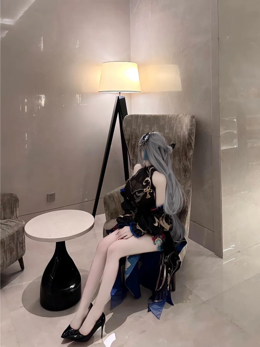 原神cos：兔女郎甘雨，巫女装申鹤太御了！连衣裙神子，1米8大长腿让人狂喜！