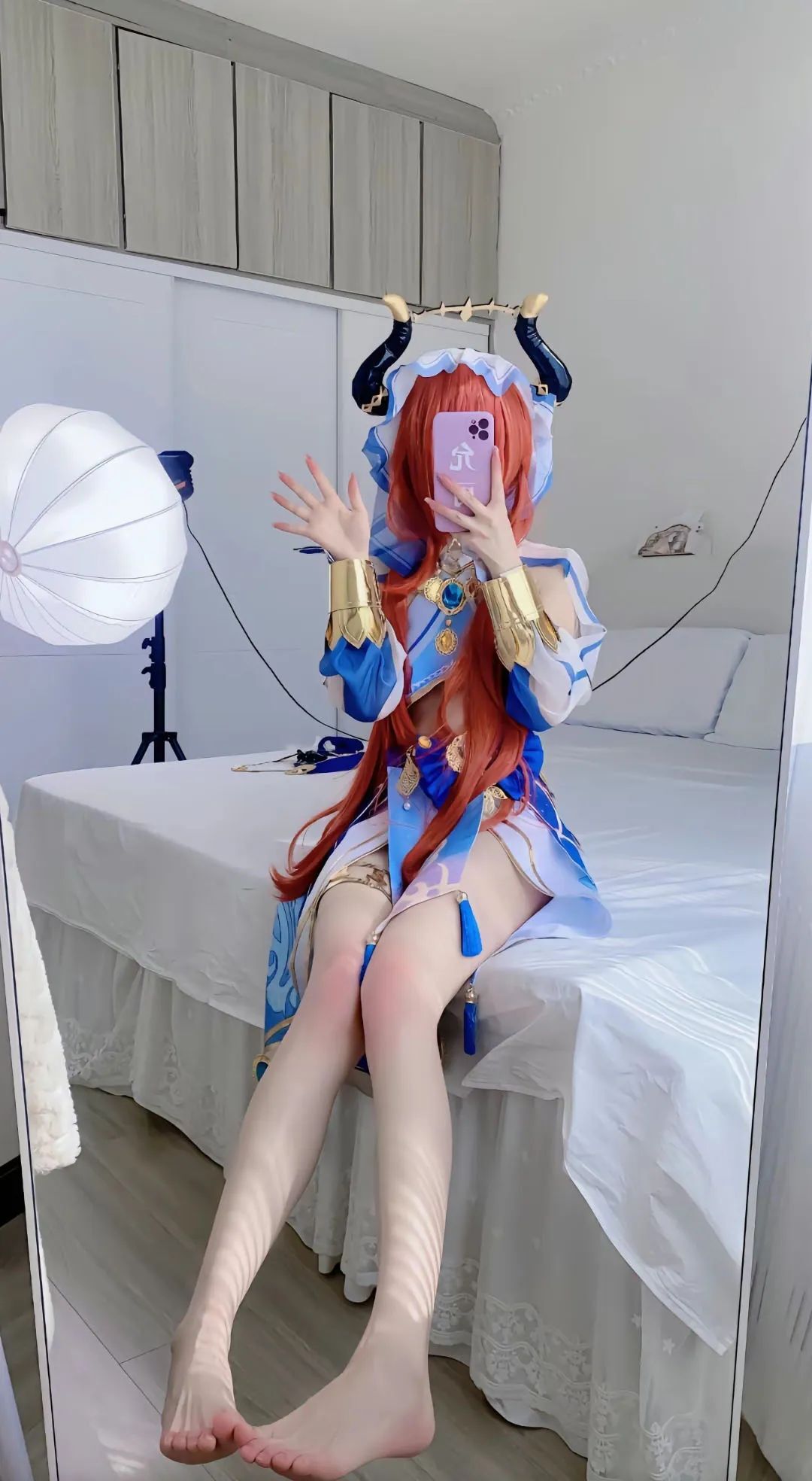 原神cos：裸足妮露让人狂喜！居家服雷神太顶了！八重神子手拿AK47！
