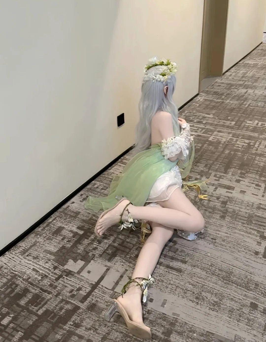原神cos：女仆装胡桃太可爱了！雷神邪魅套装太顶了！女仆芙芙，裸足大草神让人狂喜！