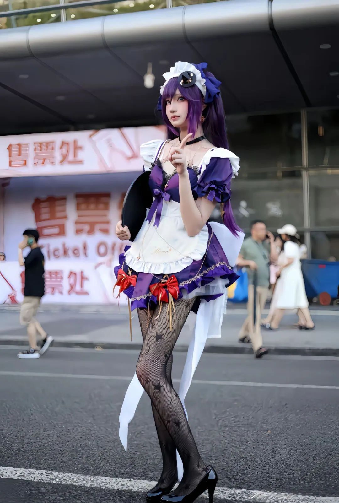 原神cos：女仆胡桃，黑色连衣裙优菈，双马尾女仆莫娜让人狂喜！公主裙心海太甜美了！